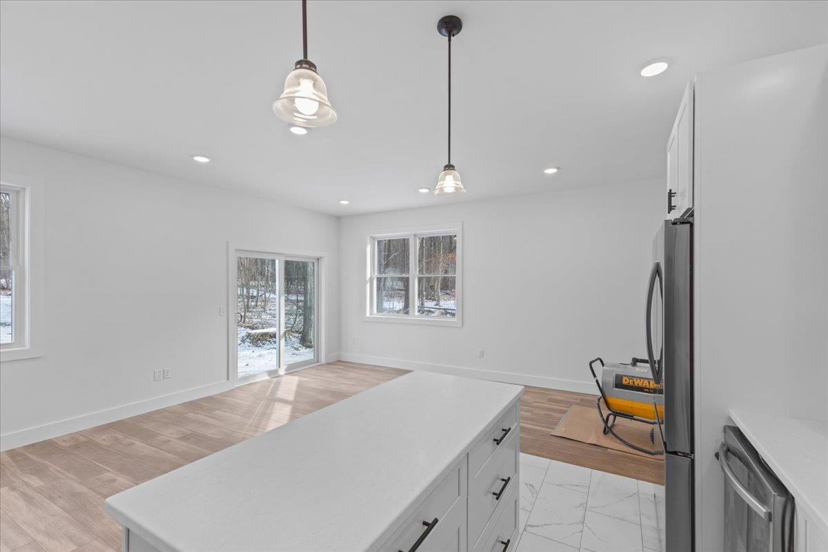 208 Dale Road Burlington, VT 05408 - Photo 19 of 75