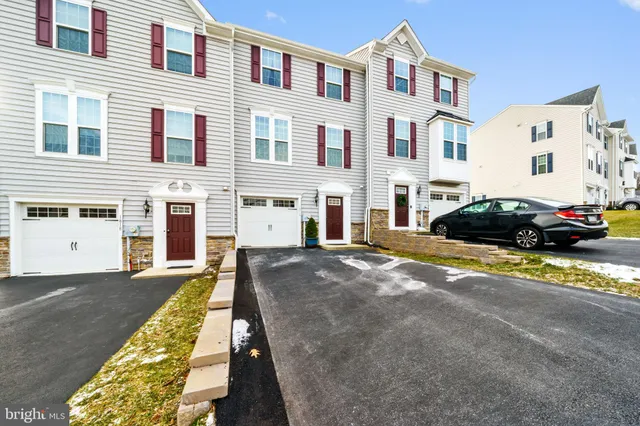 $389,900 | 1816 Honeysuckle Court, Downingtown, PA 19335