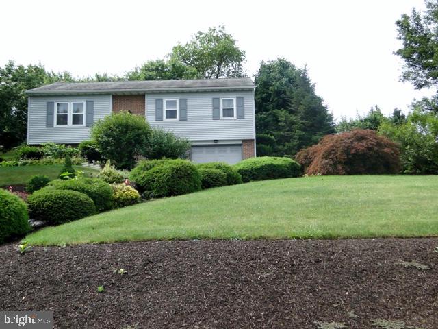 640 West Church Road Ephrata, PA 17522 - Photo 2 of 36