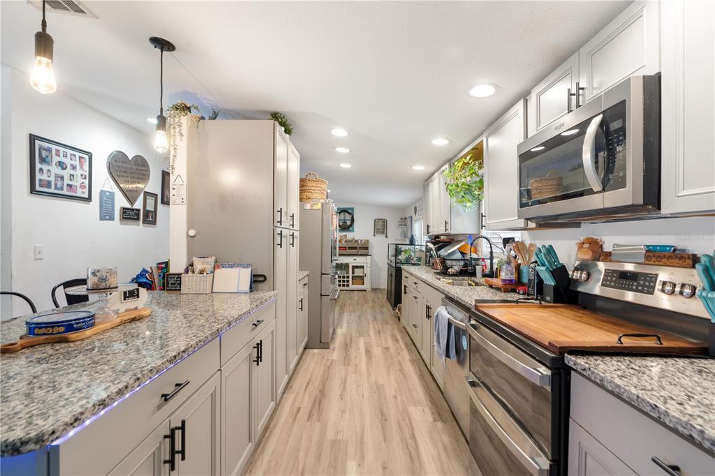 12506 Hicks Road Hudson, FL 34669 - Photo 9 of 39