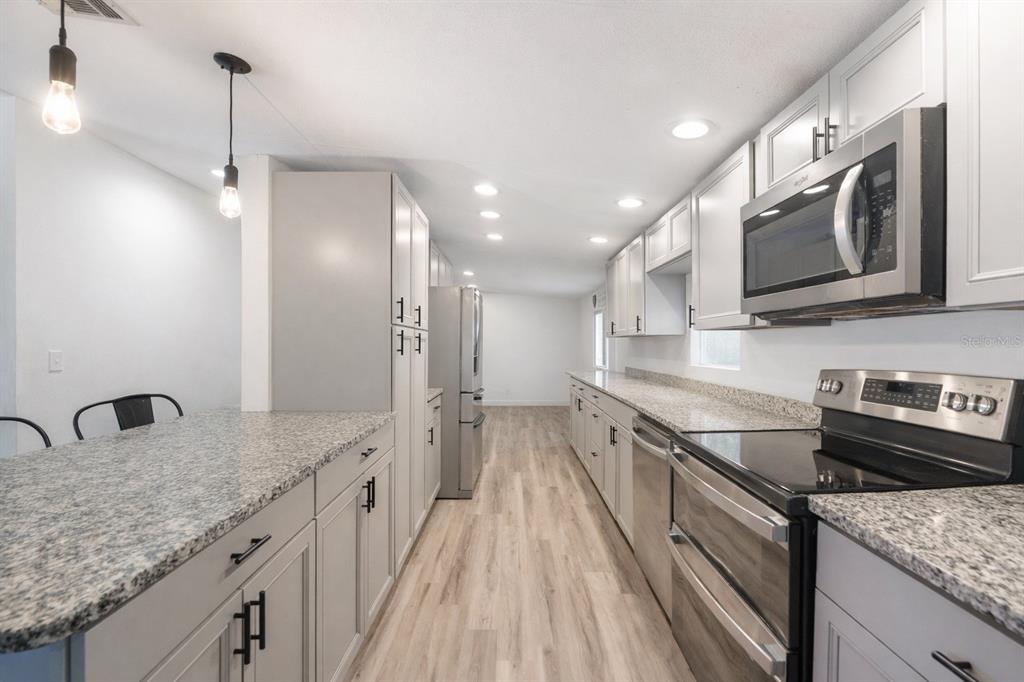 12506 Hicks Road Hudson, FL 34669 - Photo 10 of 39