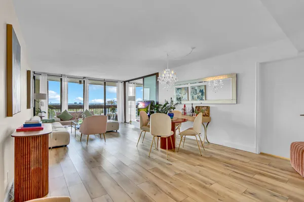 $3,500 | 2000 Presidential Way, Unit 1006, West Palm Beach, FL 33401