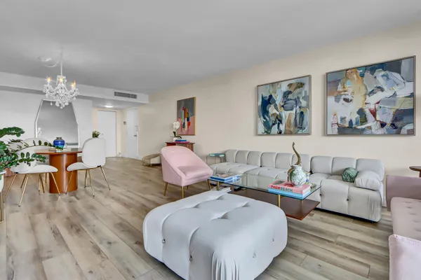 $3,500 | 2000 Presidential Way, Unit 1006, West Palm Beach, FL 33401