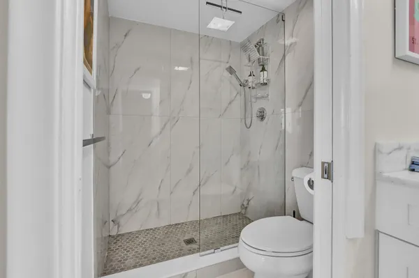 $3,500 | 2000 Presidential Way, Unit 1006, West Palm Beach, FL 33401