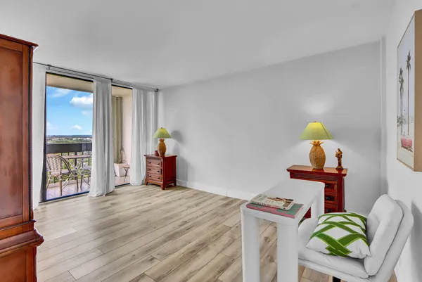 $3,500 | 2000 Presidential Way, Unit 1006, West Palm Beach, FL 33401