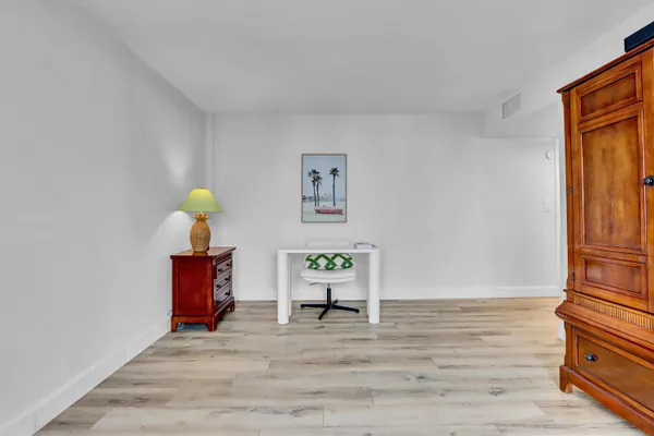 $3,500 | 2000 Presidential Way, Unit 1006, West Palm Beach, FL 33401