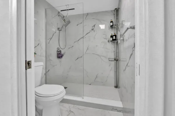 $3,500 | 2000 Presidential Way, Unit 1006, West Palm Beach, FL 33401