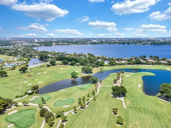 $3,500 | 2000 Presidential Way, Unit 1006, West Palm Beach, FL 33401