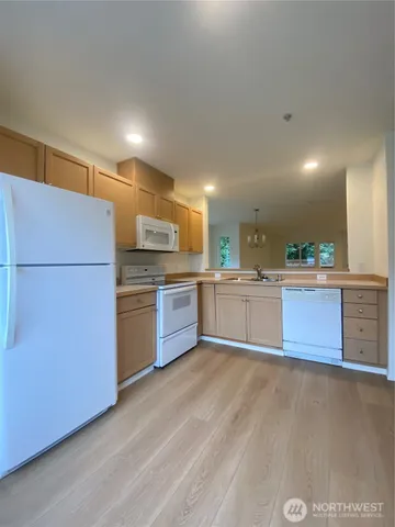 $499,950 | 1600 121st Street Southeast, Unit J101, Everett, WA 98208