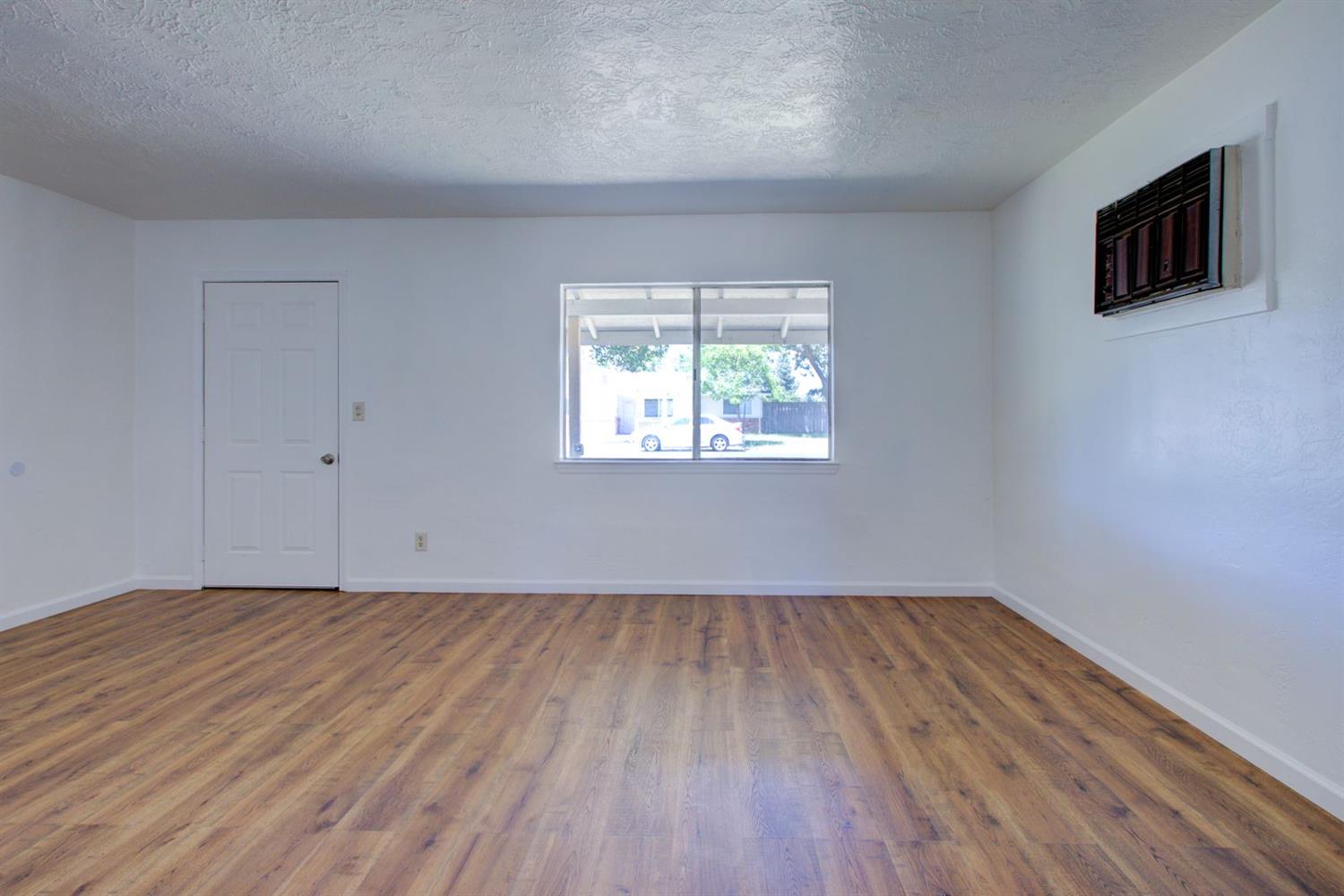 2354 Lambert Street Modesto, CA 95354 - Photo 6 of 23