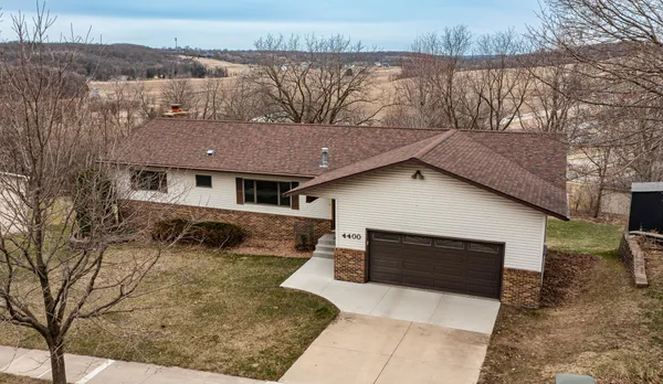 $425,000 | 4400 Manorview Drive Northwest, Rochester, MN 55901