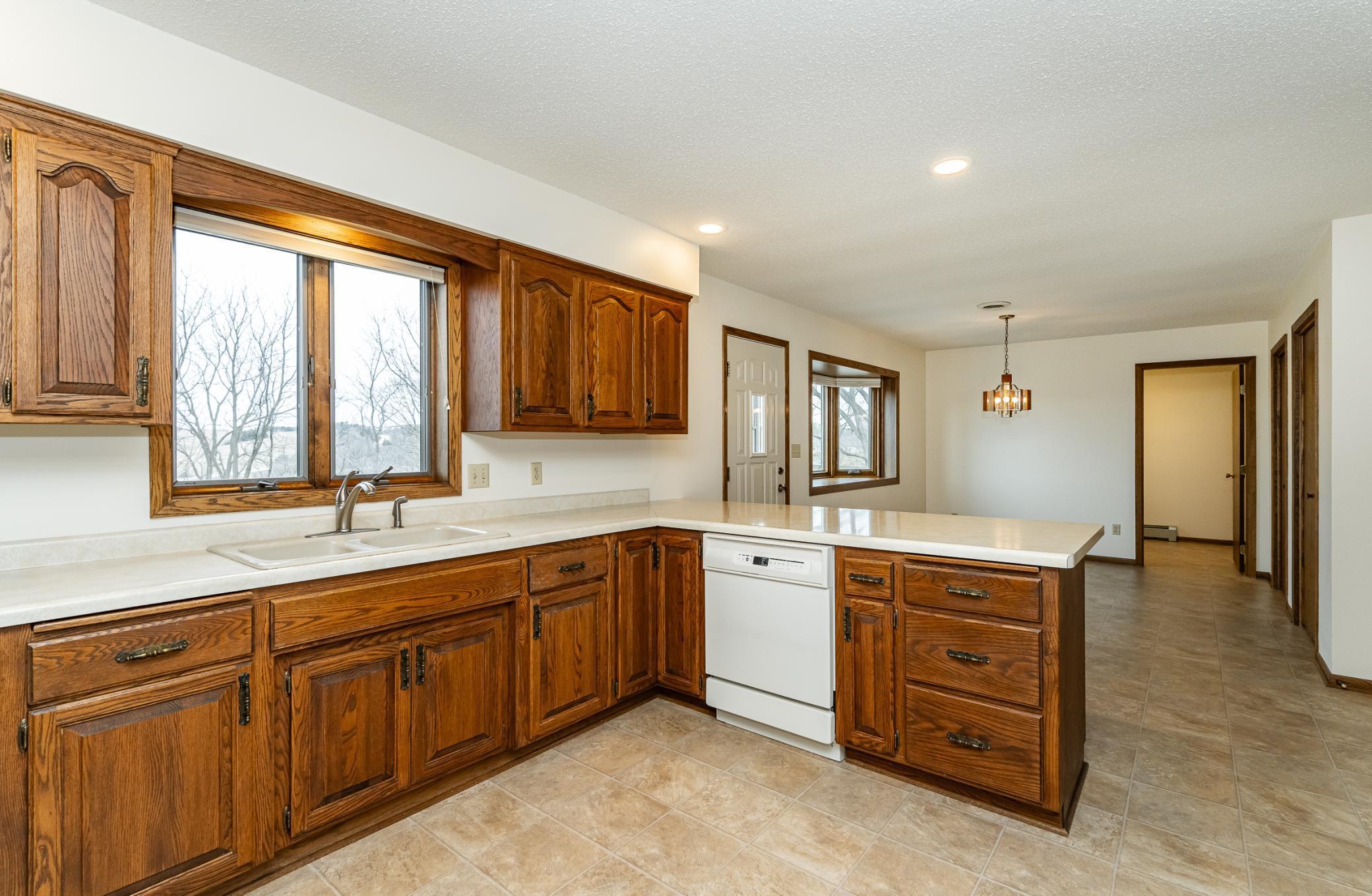 4400 Manorview Drive Northwest Rochester, MN 55901 - Photo 11 of 37