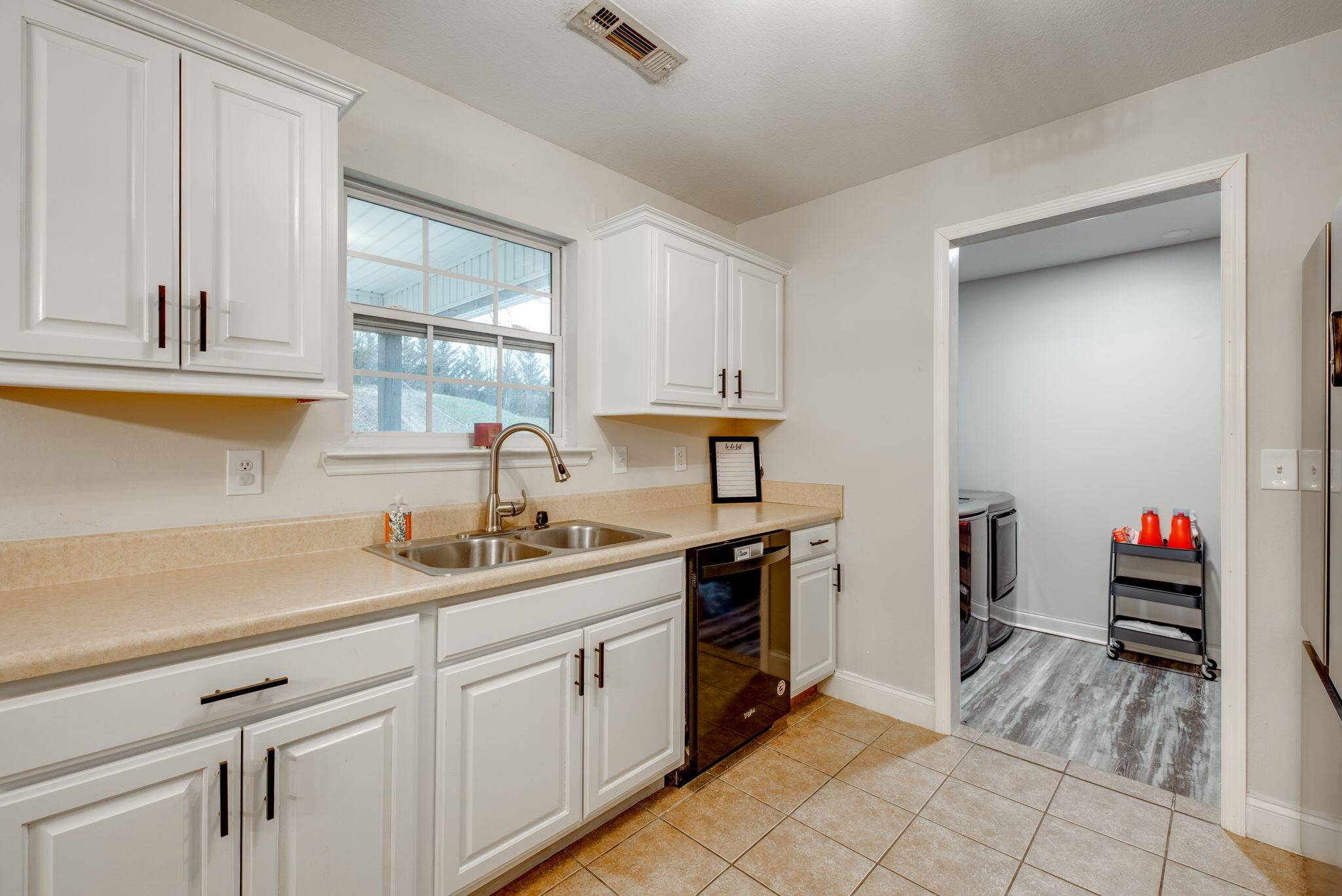 43 Holcomb Road Ringgold, GA 30736 - Photo 11 of 27 23-web-or-mls-DSC_2078