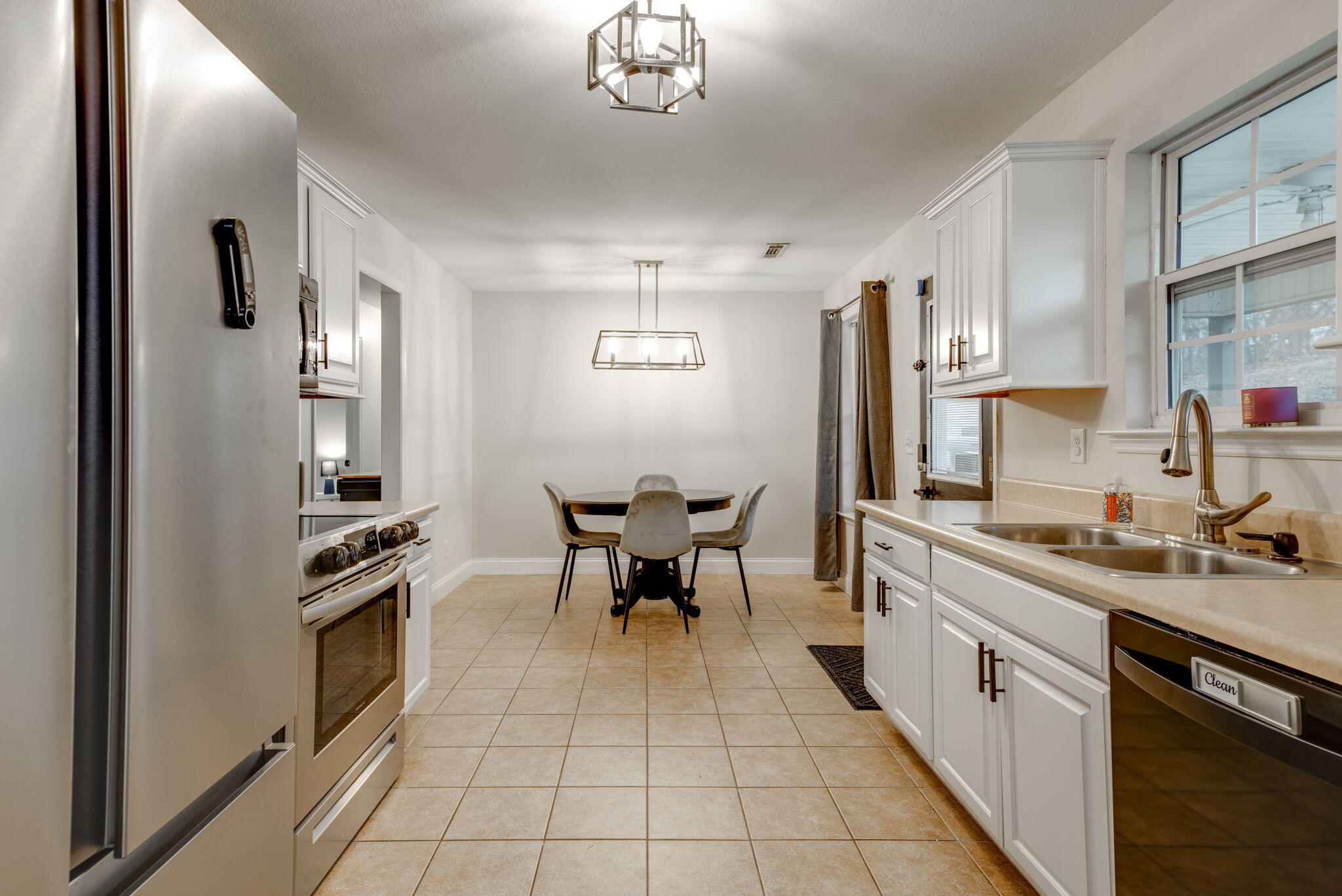 43 Holcomb Road Ringgold, GA 30736 - Photo 9 of 27 27-web-or-mls-DSC_2090