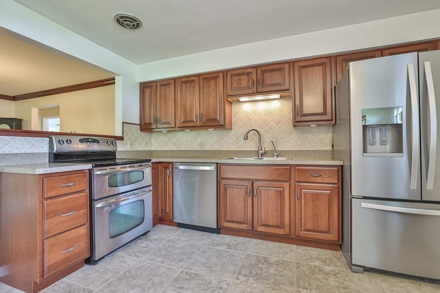 6454 Hayes Road Cincinnati, OH 45248 - Photo 13 of 42