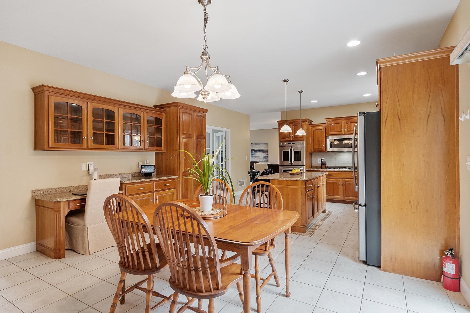 10 Appleton Road Windham, NH 03087 - Photo 4 of 37