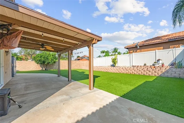 a view of a backyard with garden
