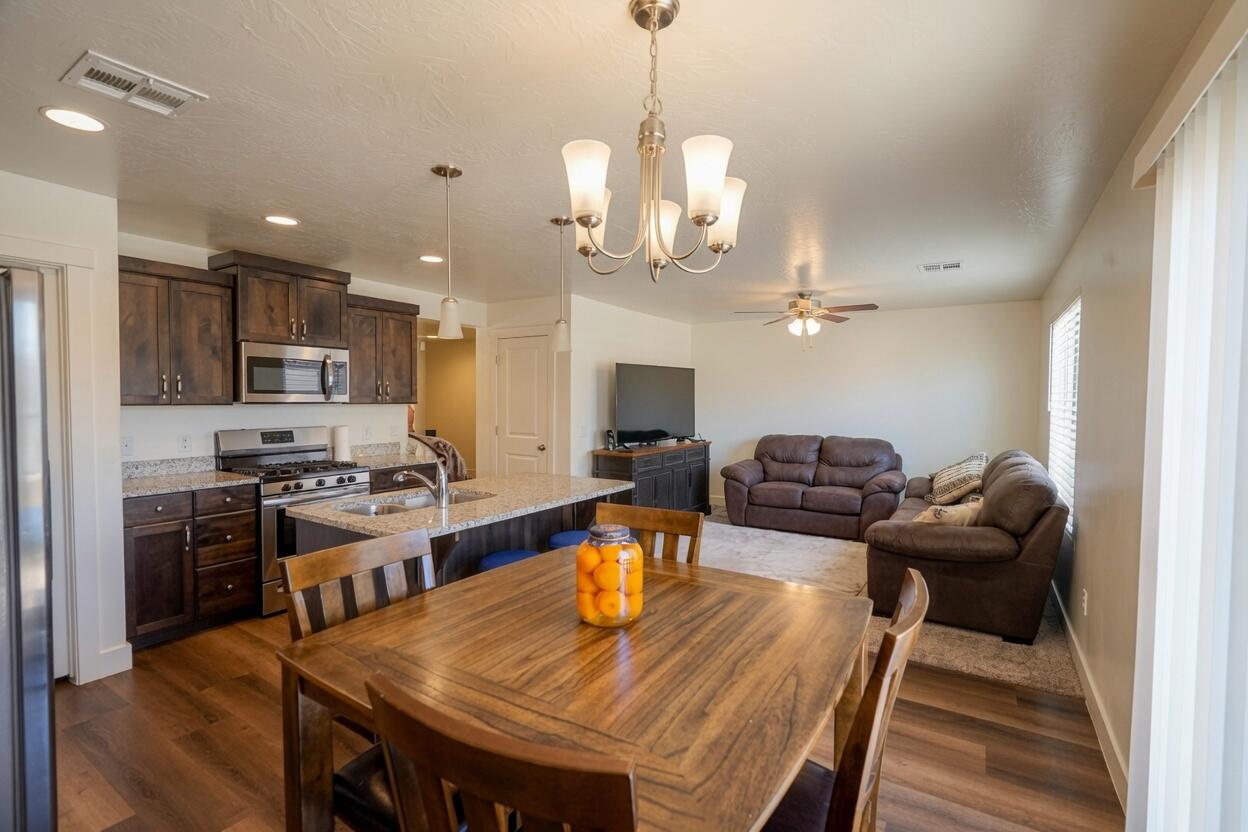 3897 Trans Am Lane St. George, UT 84790 - Photo 3 of 11 1