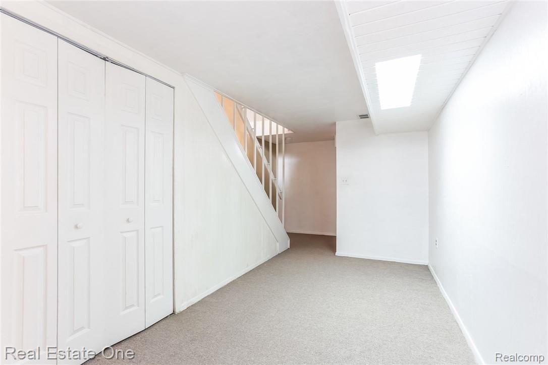637 Oakbrook West, Unit 20 Rochester, MI 48307 - Photo 17 of 24 Finished Basement