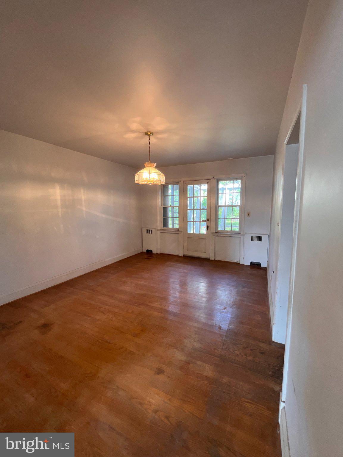5906 Ayleshire Road Baltimore, MD 21239 - Photo 10 of 41 Dining room