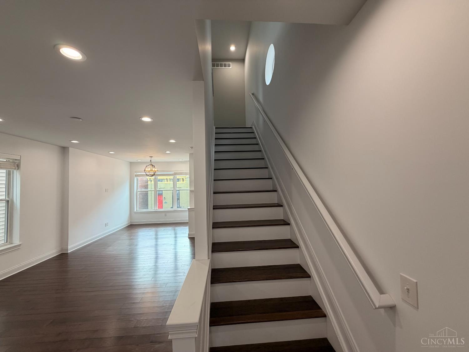 540 Slack Street Cincinnati, OH 45202 - Photo 12 of 36