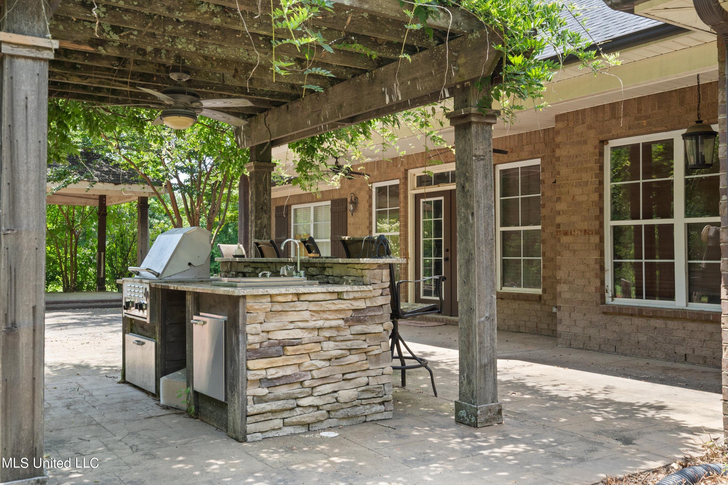 895 Rodeo Way Nesbit, MS 38651 - Photo 26 of 30 26-Rear Patio
