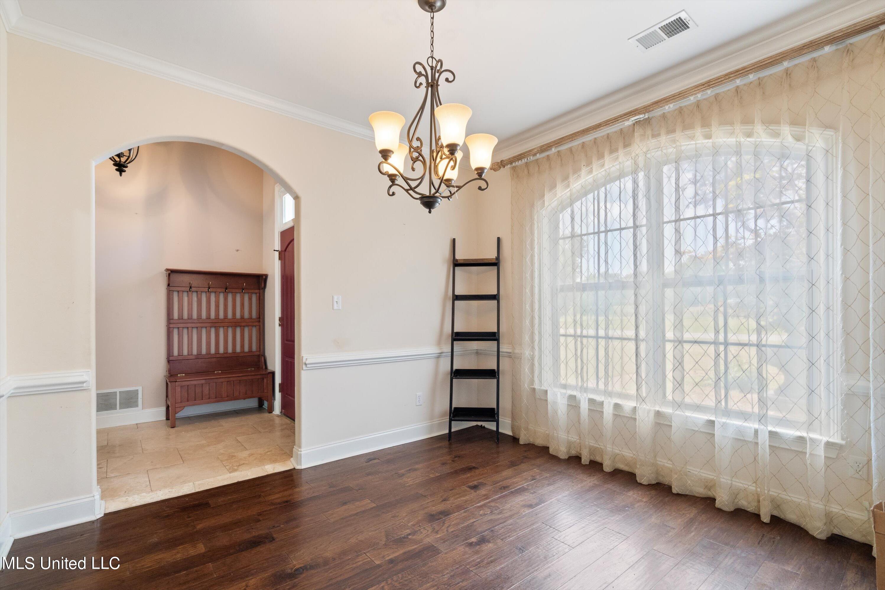 895 Rodeo Way Nesbit, MS 38651 - Photo 6 of 30 06-Dining Room