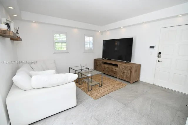 $4,300 | 2918 Bird Avenue, Unit 5, Miami, FL 33133