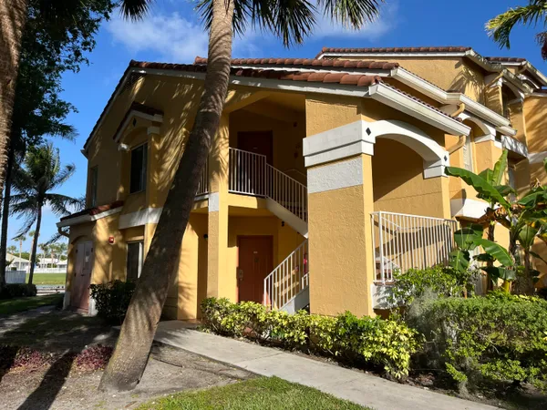 $2,250 | 2321 Northwest 33rd Street, Unit 201, Oakland Park, FL 33309