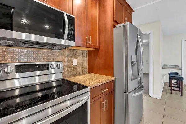 $3,950 | 290 Northwest 65th Avenue, Margate, FL 33063
