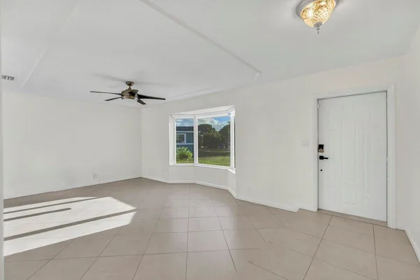 $3,950 | 290 Northwest 65th Avenue, Margate, FL 33063