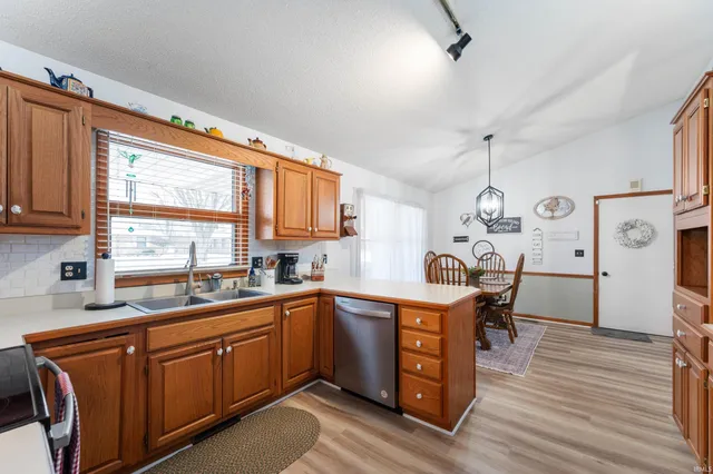 $249,900 | 3404 West Twickingham Drive, Muncie, IN 47304