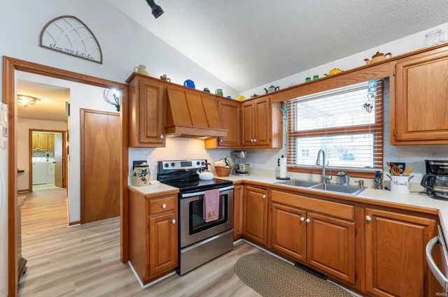 $249,900 | 3404 West Twickingham Drive, Muncie, IN 47304