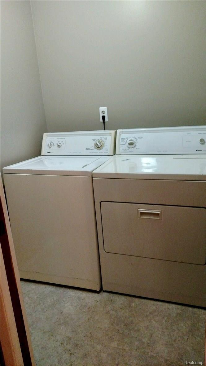 453 Fairgrove Street Romeo, MI 48065 - Photo 15 of 25 Upper Laundry Room (additional basement washer/dryer connections too)