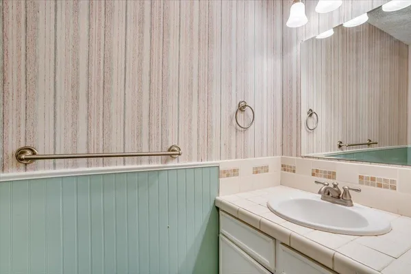 $239,900 | 1926 Siefkin Street, Wichita, KS 67208