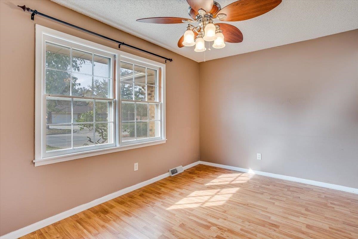 1926 Siefkin Street Wichita, KS 67208 - Photo 9 of 36