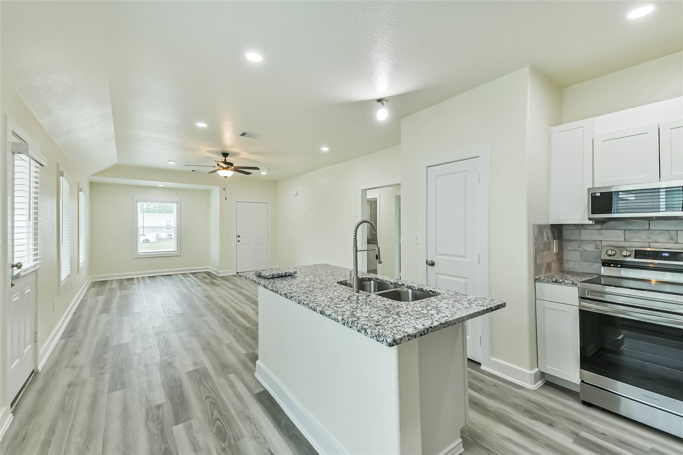 18433 Novarra Drive Conroe, TX 77306 - Photo 11 of 31