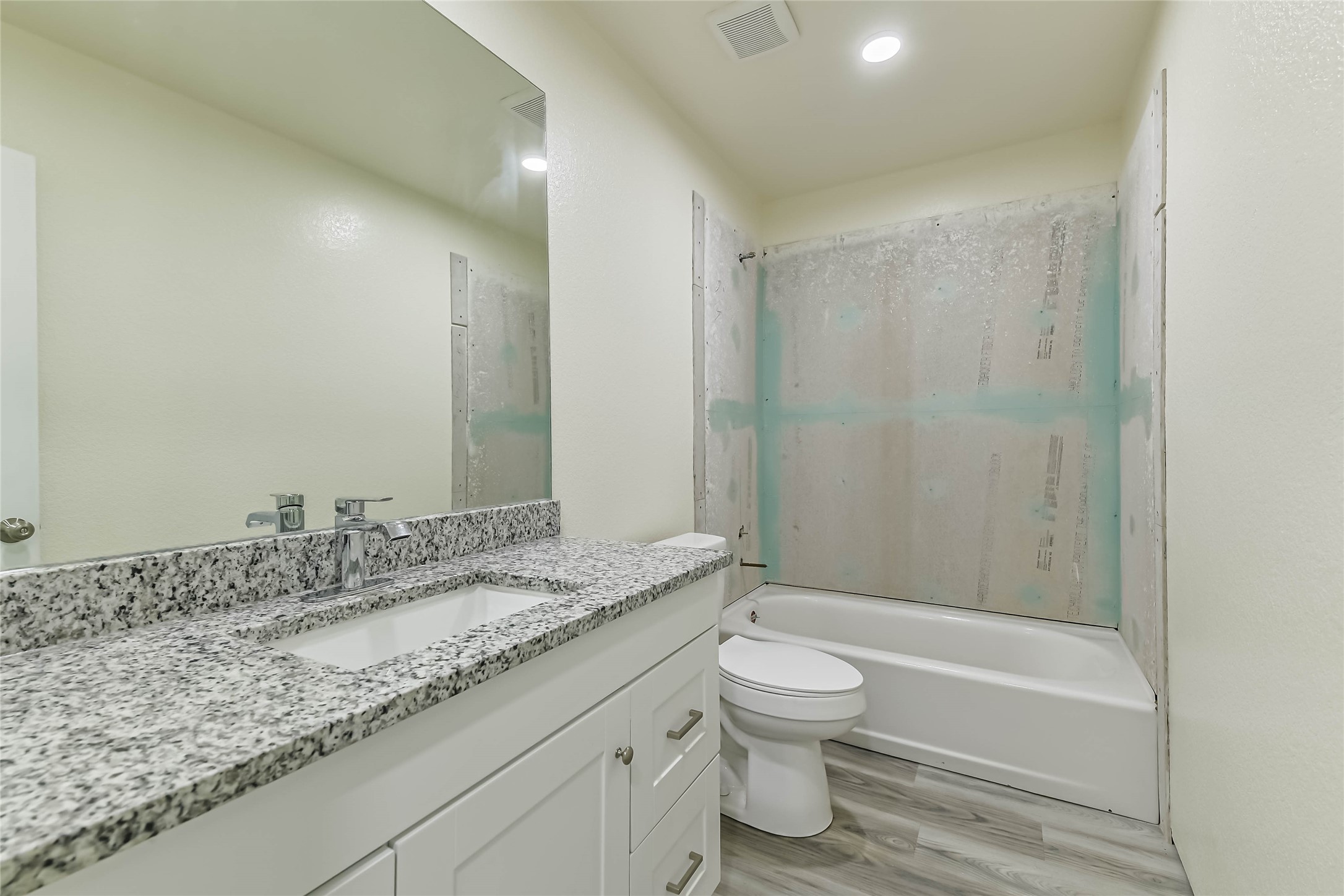 18433 Novarra Drive Conroe, TX 77306 - Photo 27 of 31