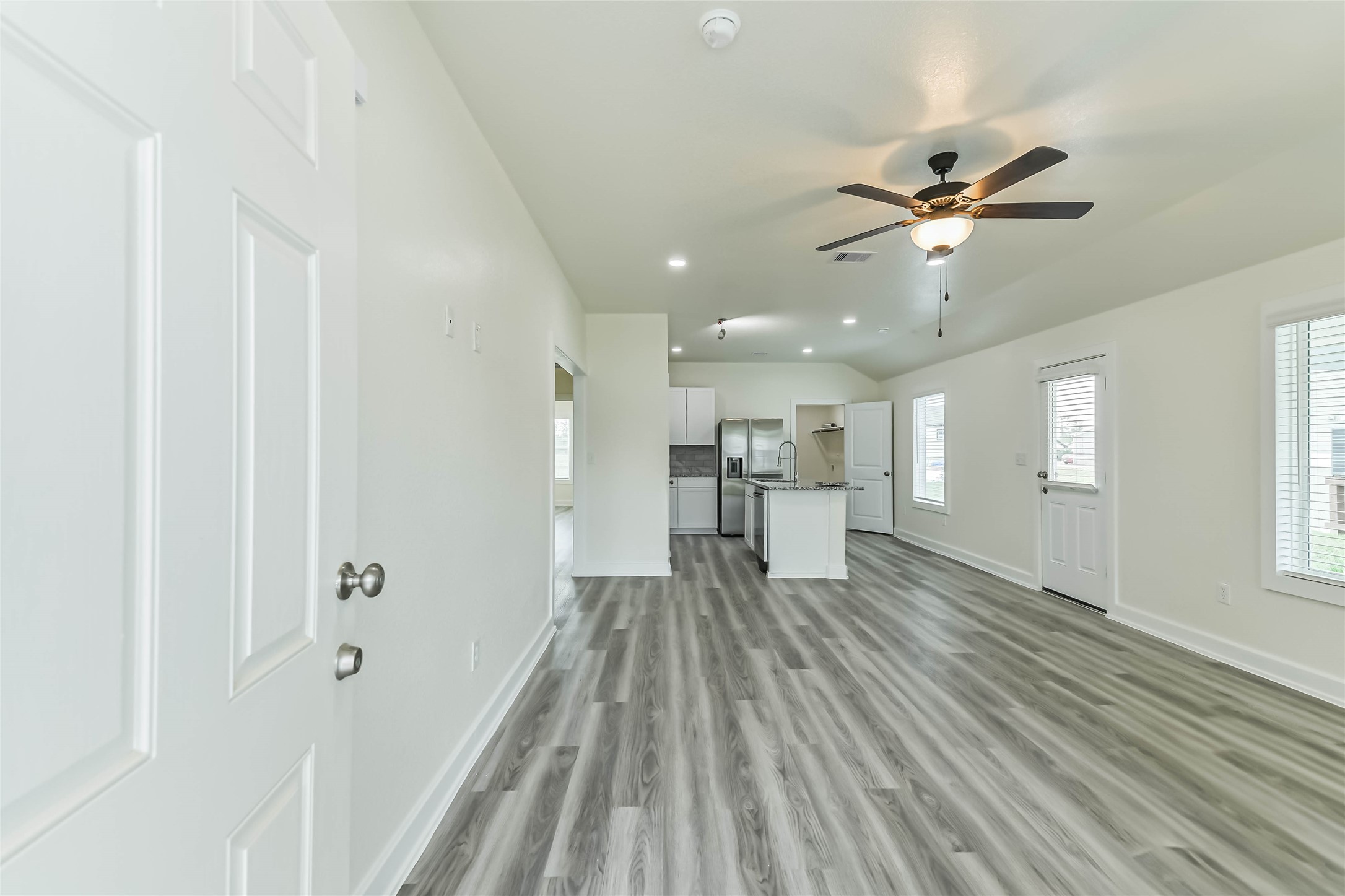 18433 Novarra Drive Conroe, TX 77306 - Photo 5 of 31