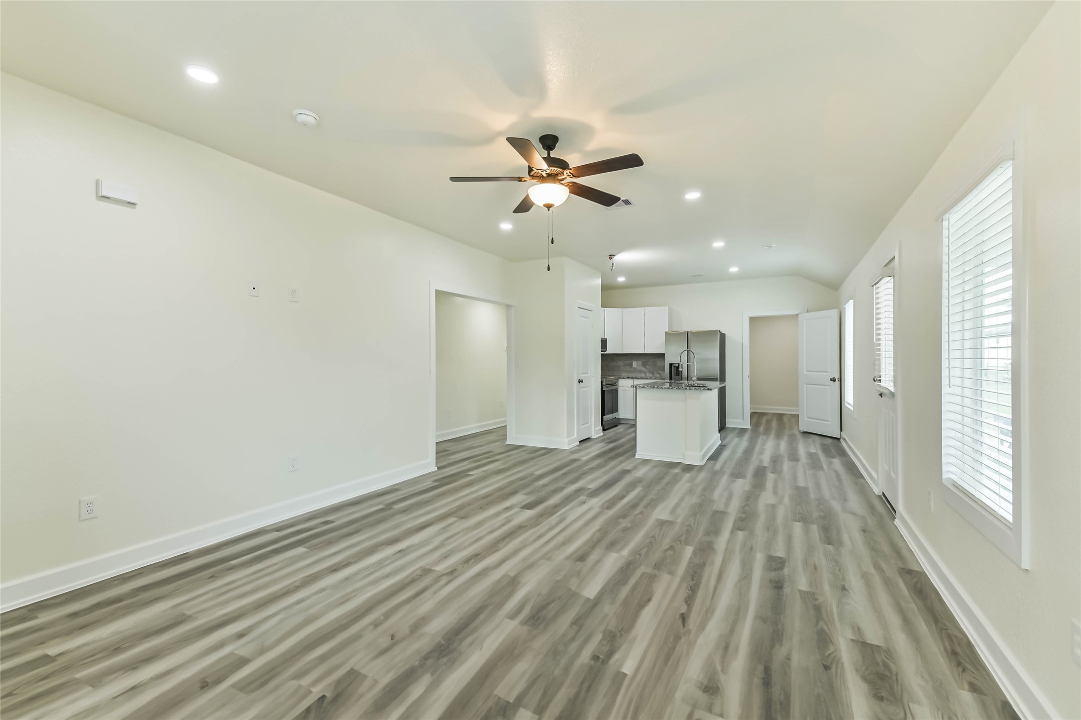 18433 Novarra Drive Conroe, TX 77306 - Photo 8 of 31