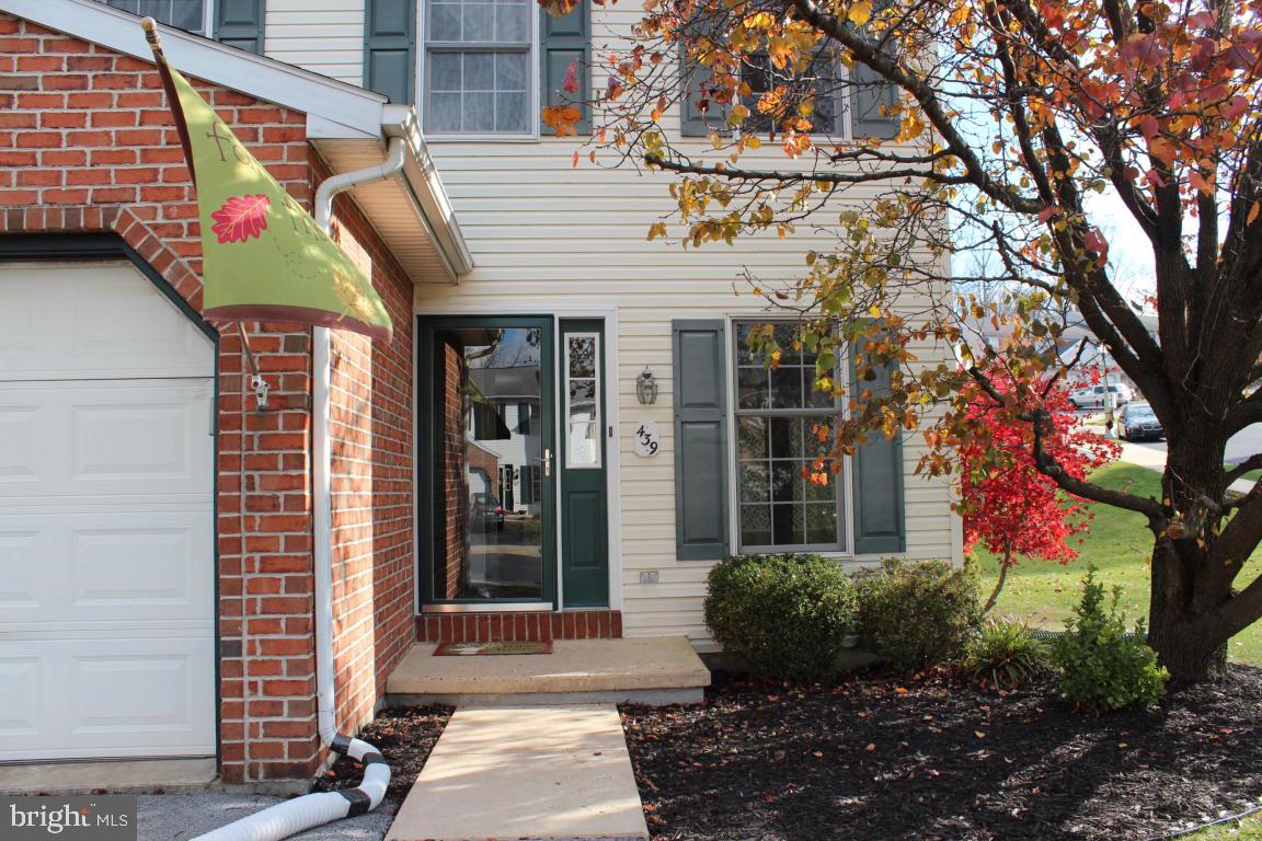 439 Crosswinds Drive Lititz, PA 17543 - Photo 2 of 24 Gallery Image 2