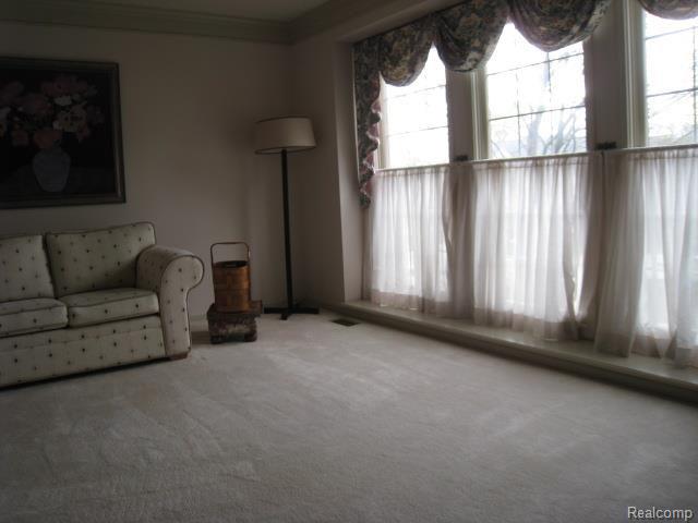1686 Hillcrest Drive Rochester Hills, MI 48306 - Photo 5 of 18
