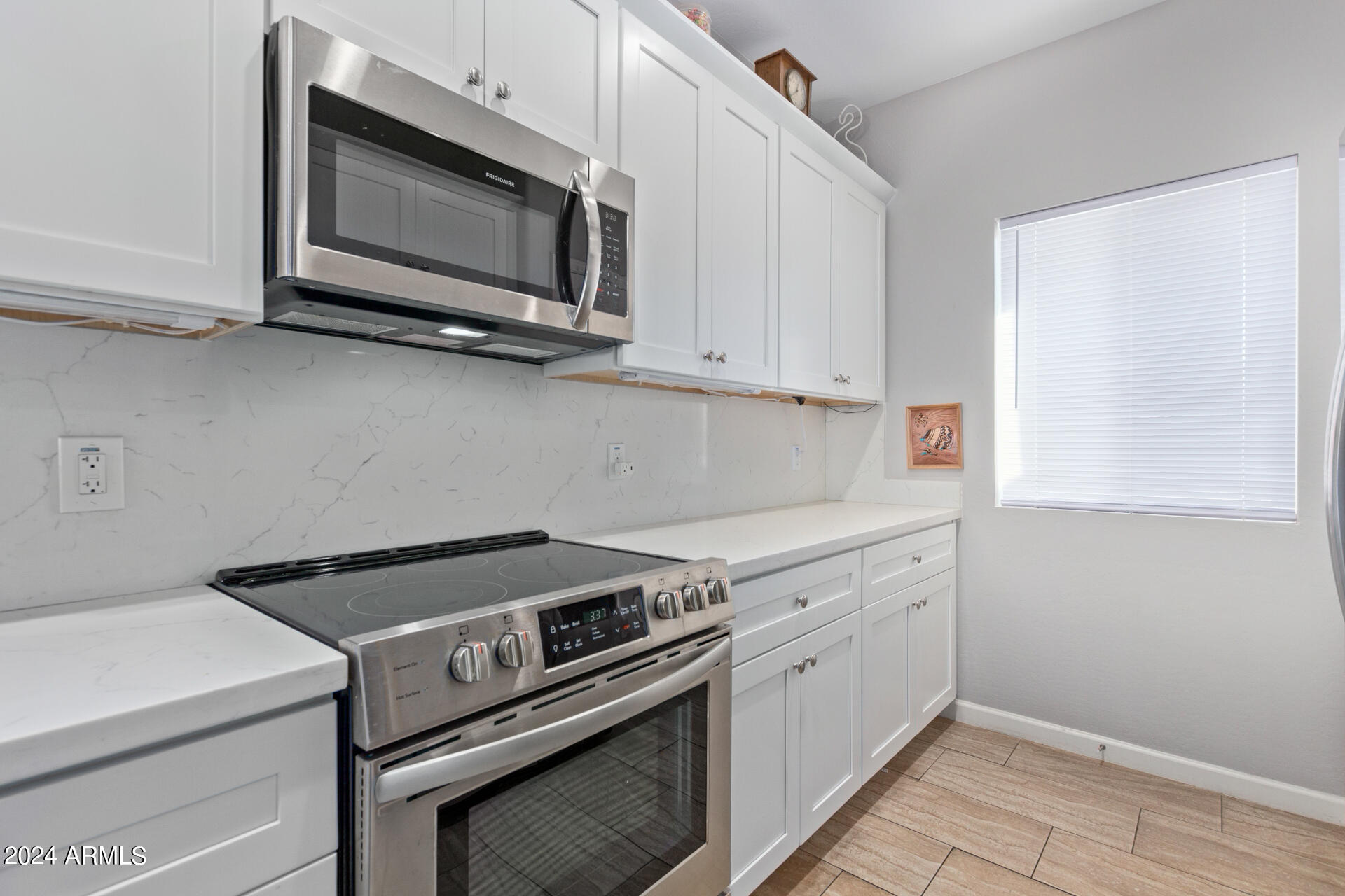 528 West Harwell Road Phoenix, AZ 85041 - Photo 5 of 18 08 - Harwell