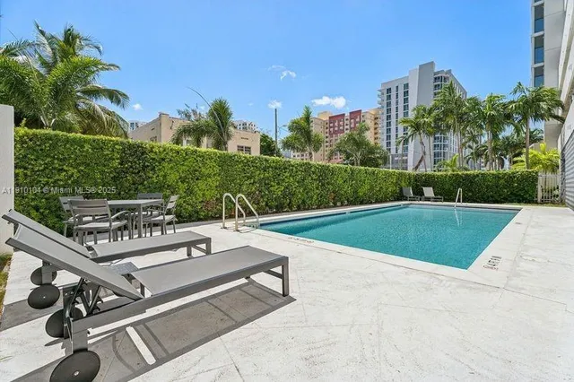 $2,850 | 36 Northwest 6th Avenue, Unit TS4, Miami, FL 33128