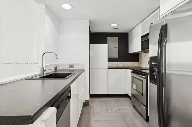 $2,850 | 36 Northwest 6th Avenue, Unit TS4, Miami, FL 33128