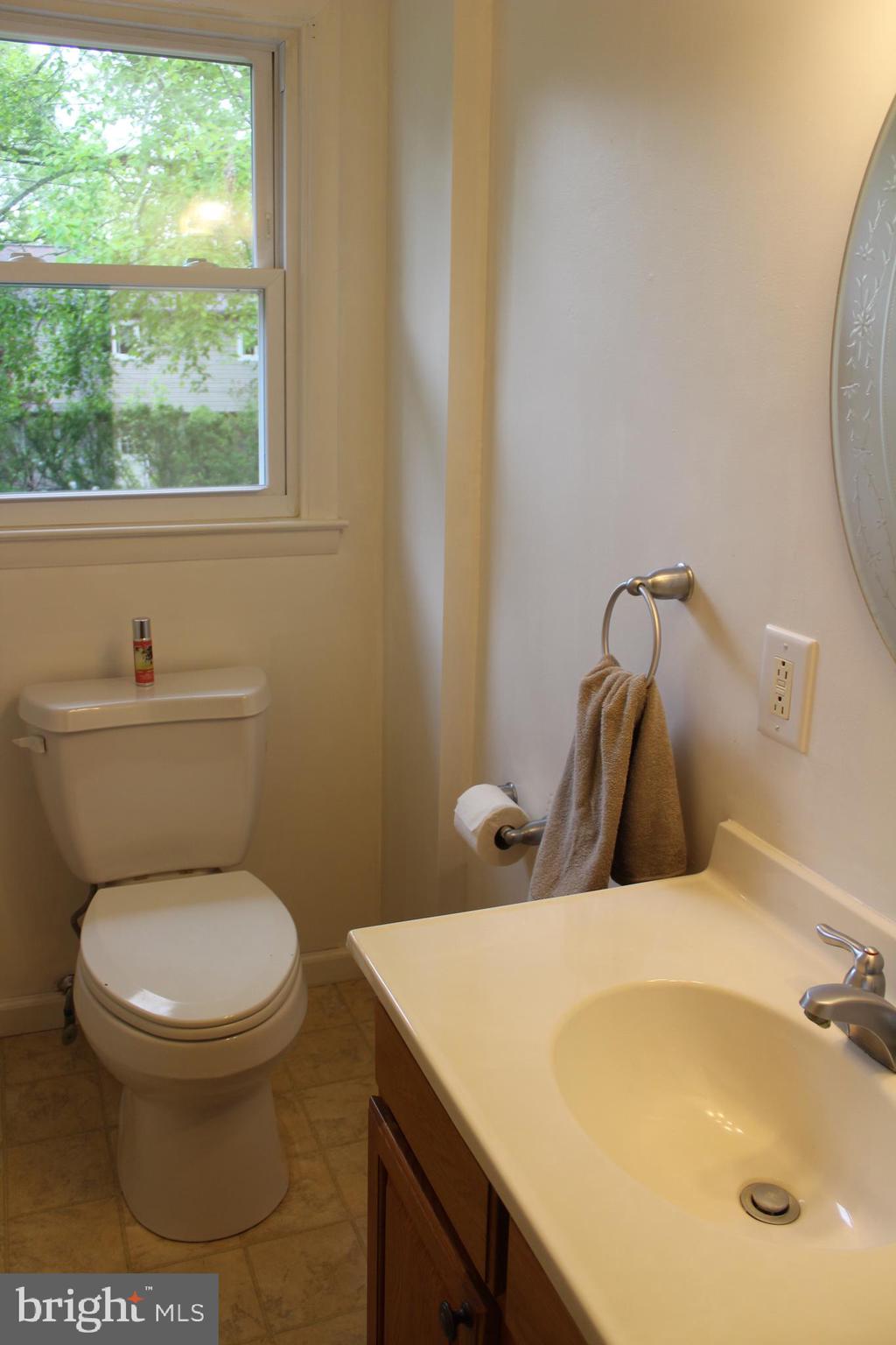 1648 Robert Road Lancaster, PA 17601 - Photo 14 of 31 Gallery Image 14
