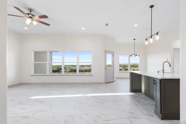 $469,000 | 59 Legend Hills, Uvalde, TX 78801