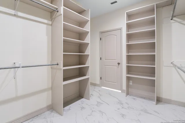 $469,000 | 59 Legend Hills, Uvalde, TX 78801