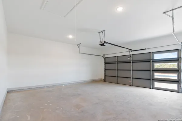 $424,900 | 59 Legend Hills, Uvalde, TX 78801