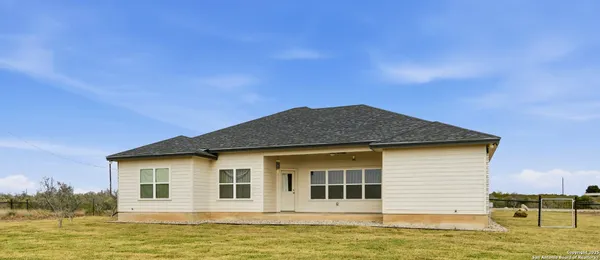 $424,900 | 59 Legend Hills, Uvalde, TX 78801